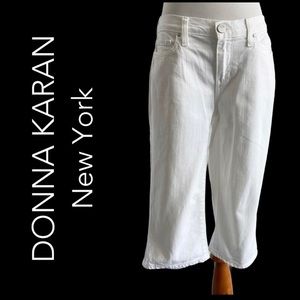 NWT - DKNY Ludlow Midrise White Stretch Cropped Capris Jeans size 4